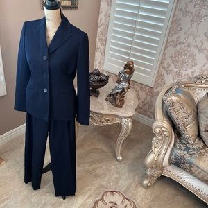 Sold Anne sold Klein (sold ) pantsuit size 4 (sold)